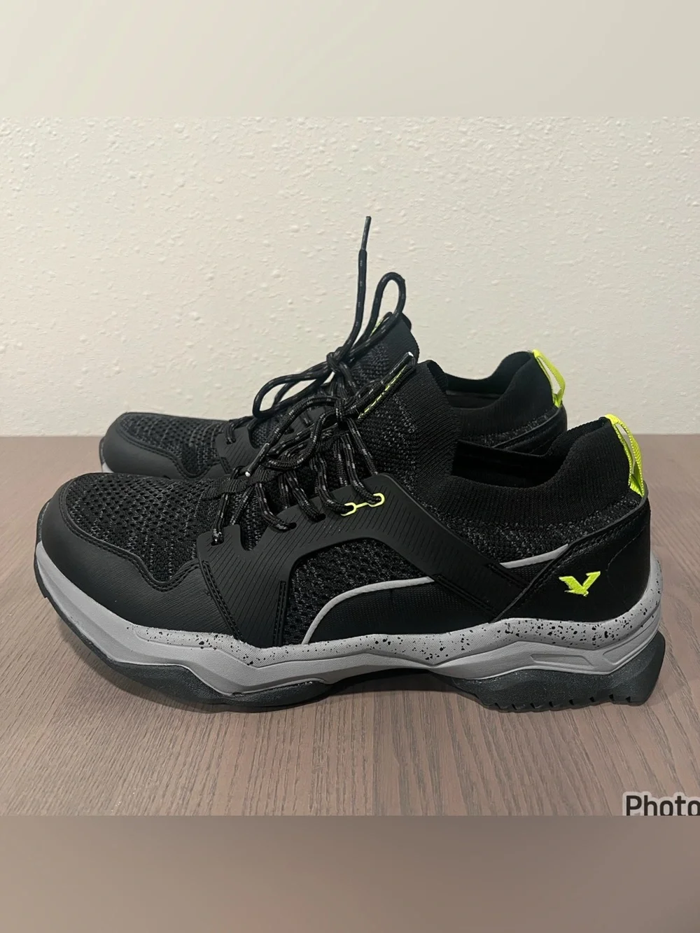 SIZE 10 TERRITORY YOSEMITE WATER RESISTANT KNIT TRAIL HIKING SHOES